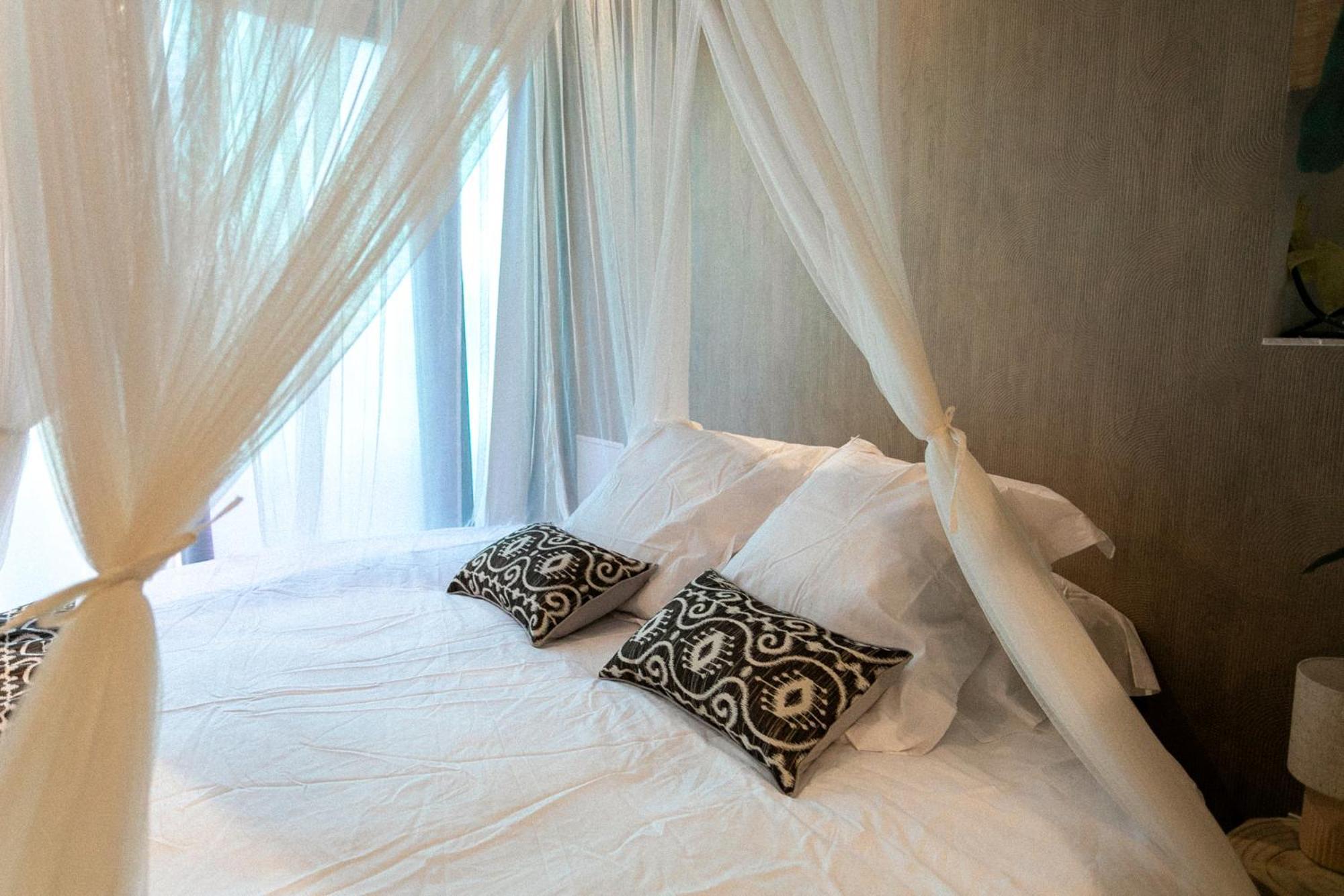 Bali Serenity Balneo Et Lit Rond Lagnieu المظهر الخارجي الصورة